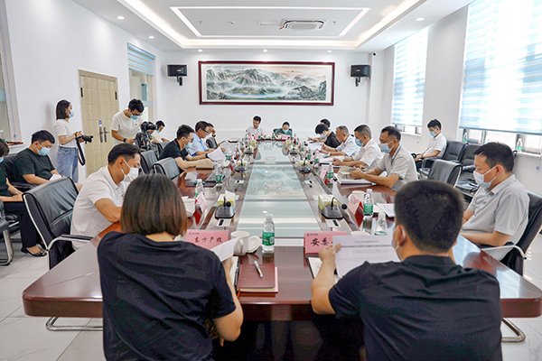 長沙經開區(qū)管委會主任張慶紅一行調研頂立科技 (4).JPG