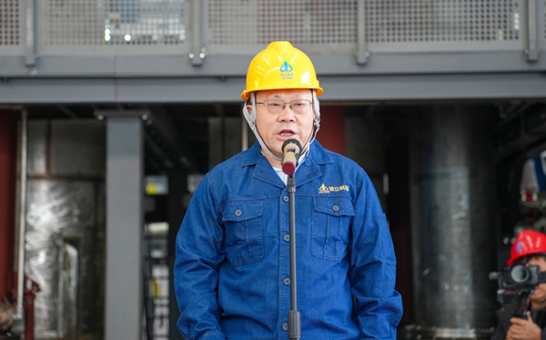 “雙子座”大型CC復合材料真空裂解系統(tǒng)成功下線-(4).jpg “雙子座”大型CC復合材料真空裂解系統(tǒng)成功下線-(4).jpg