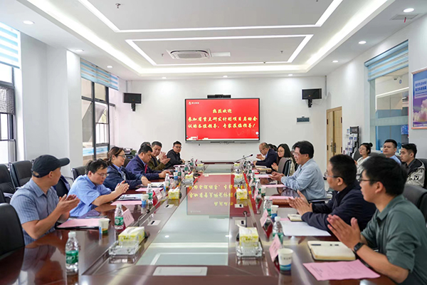 重點(diǎn)研發(fā)計(jì)劃項(xiàng)目——“國產(chǎn)大飛機(jī)起落架先進(jìn)熱處理技術(shù)及關(guān)鍵裝備研制”啟動(dòng)會(huì)順利召開 (4).jpg 重點(diǎn)研發(fā)計(jì)劃項(xiàng)目——“國產(chǎn)大飛機(jī)起落架先進(jìn)熱處理技術(shù)及關(guān)鍵裝備研制”啟動(dòng)會(huì)順利召開 (4).jpg