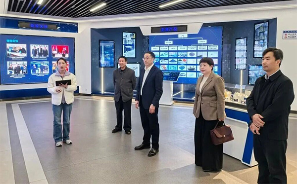 江西理工大學黨委書記劉祖文率隊調(diào)研頂立科技 (2).jpg 江西理工大學黨委書記劉祖文率隊調(diào)研頂立科技 (2).jpg