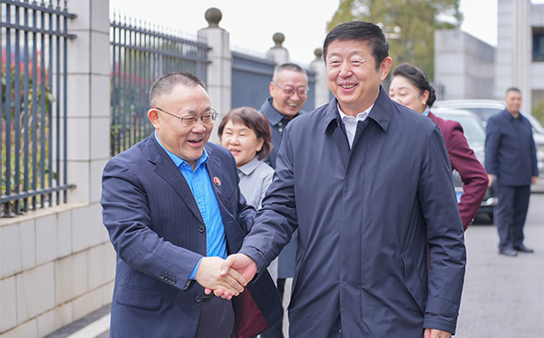 民革中央副主席谷振春一行蒞臨頂立科技調(diào)研